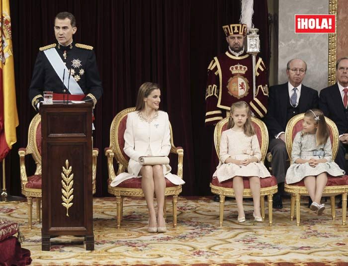 https://www.hola.com/imagenes/realeza/casa_espanola/20200131159469/princesa-leonor-infanta-sofia-apertura-legislatura/0-776-880/proclamacion-felipe1-z.jpg