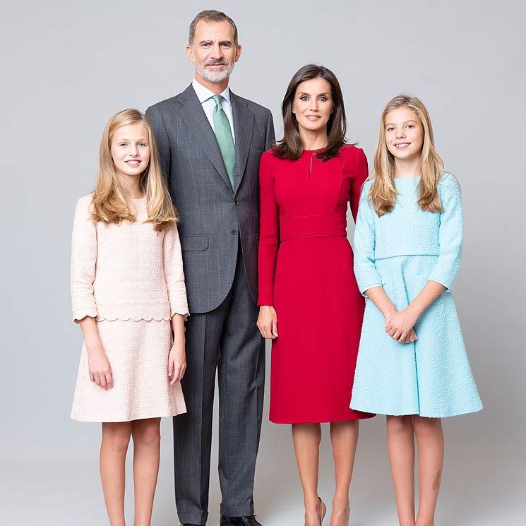 Así es el nuevo retrato de los Reyes con la princesa Leonor y la infanta Sofía