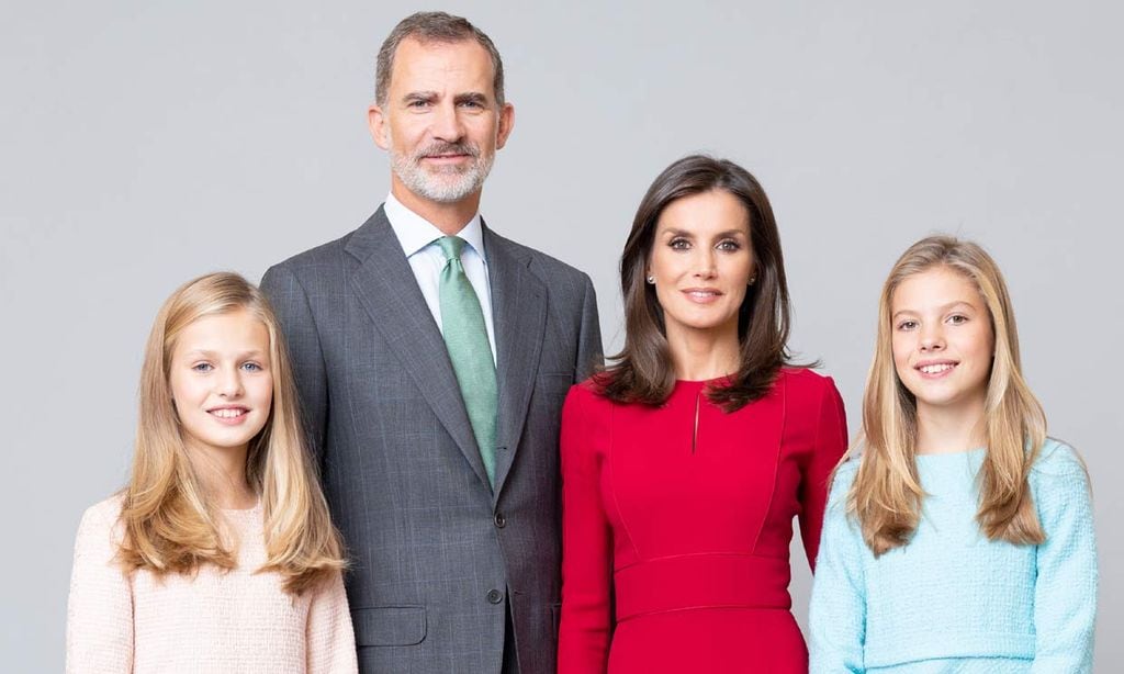 Así es el nuevo retrato de los Reyes con la princesa Leonor y la infanta Sofía