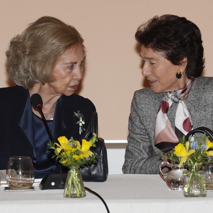 El divertido momento de Ana Botín haciendo fotos a la reina Sofía y a su madre