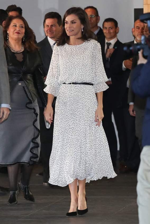 https://www.hola.com/imagenes/realeza/casa_espanola/20200214160598/reyes-felipe-letizia-visita-almonte/0-783-703/reyes-gtres3-z.jpg