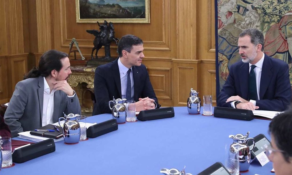 El Rey preside el Consejo de Ministros en el Palacio de la Zarzuela