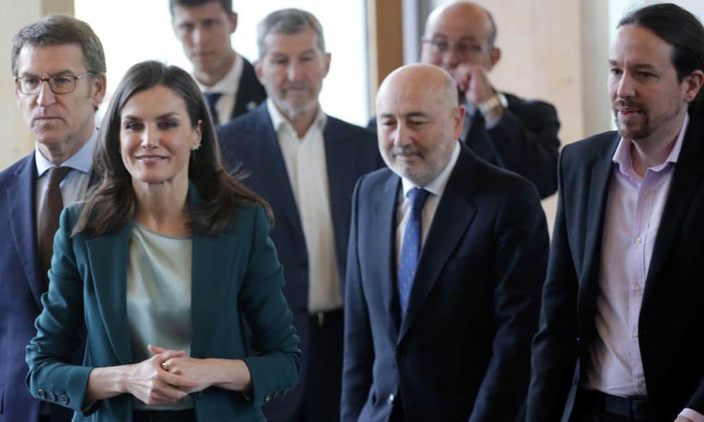 La Reina, acompañada por primera vez por Pablo Iglesias en un acto público