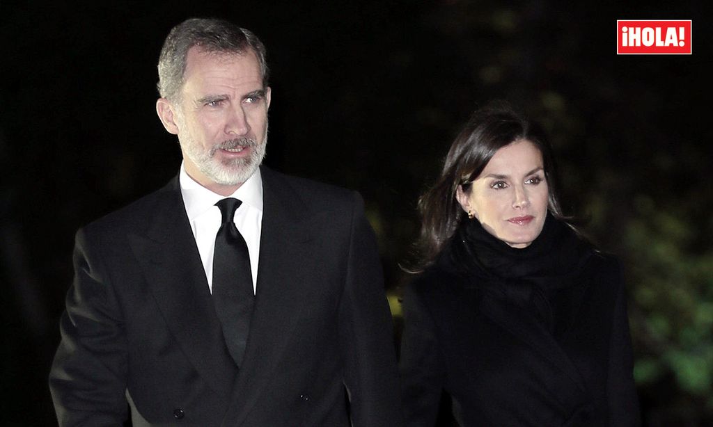 Don Felipe y doña Letizia arropan a la familia de Plácido Arango en un funeral lleno de caras conocidas