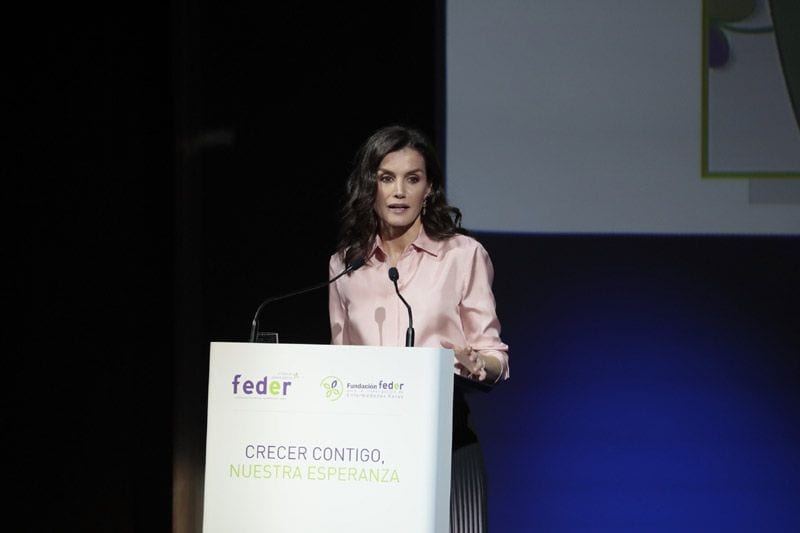 AGENDA PERSONAL DE LA REINA LETIZIA  (3era. parte - ) - Página 75 Reina-premio-junco2-z