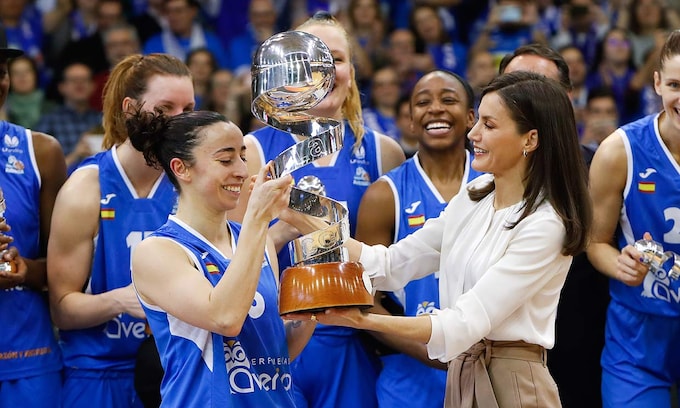Doña Letizia preside por primera vez la final de la Copa de la Reina de baloncesto 