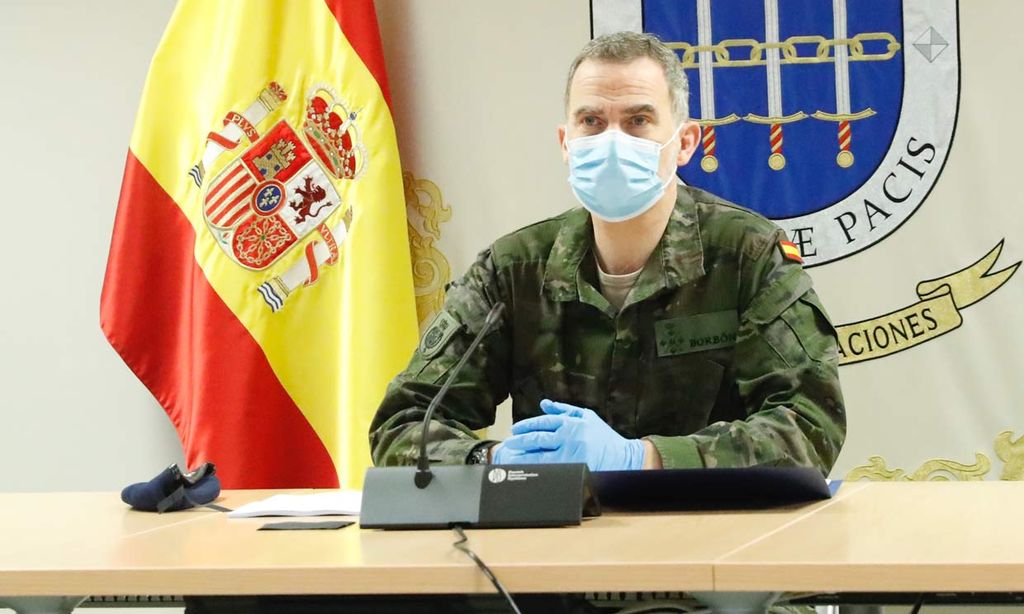 El Rey visita el mando de operaciones mientras la Reina continúa con el trabajo desde Zarzuela