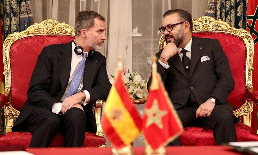 Don Felipe aborda con el rey de Marruecos la solidaridad internacional frente a la pandemia