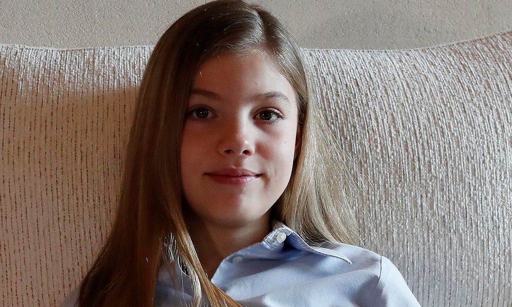 Tranquila, segura y con gran fluidez... analizamos el debut de la infanta Sofía en el Día del Libro