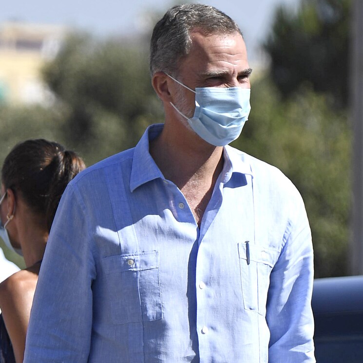 Felipe VI recupera su guayabera para combatir las altas temperaturas