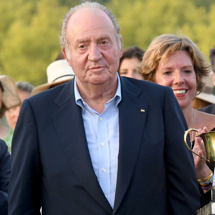 Primeras reacciones de familiares ante la salida de don Juan Carlos de España