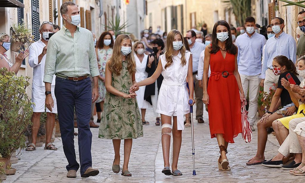 Un paseo por la cultura mallorquina: los Reyes y sus hijas, cómplices y cercanos en su primera salida