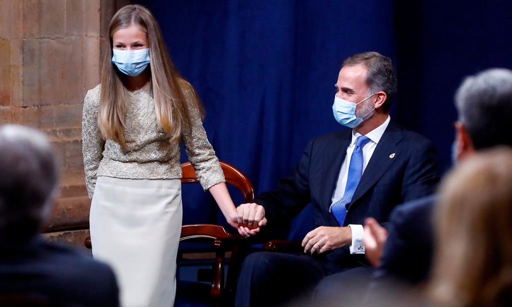 Un discurso solidario, un gesto cariñoso y un pequeño despiste: la intervención de Leonor en los Premios Princesa de Asturias, al detalle