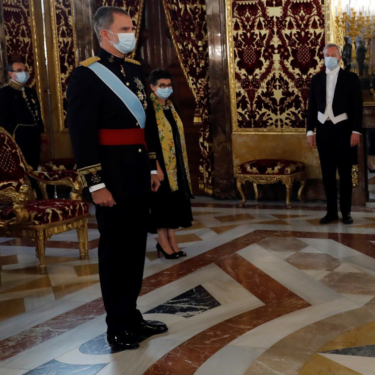 Los nuevos embajadores se encuentran con don Felipe en una ceremonia vigente desde el siglo XVIII