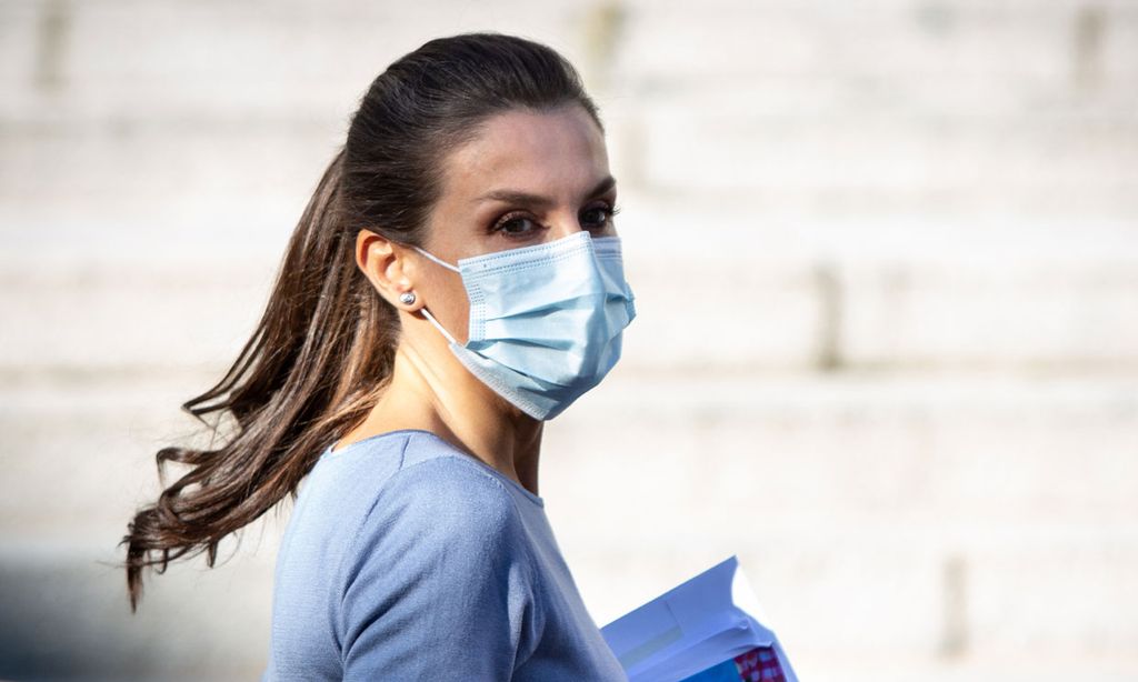 La reina Letizia viajará en solitario a Sevilla tras la cuarentena del Rey