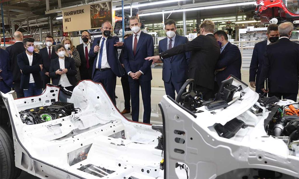 Don Felipe celebra el 70 aniversario de Seat en Barcelona
