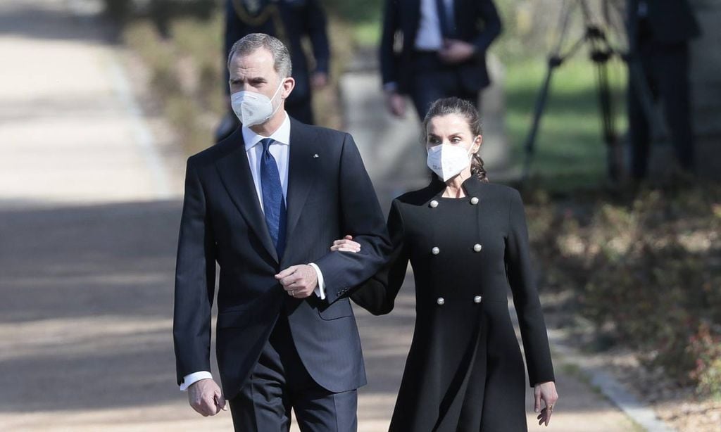 Los reyes Felipe y Letizia rinden homenaje a las víctimas del terrorismo diecisiete años después del 11-M