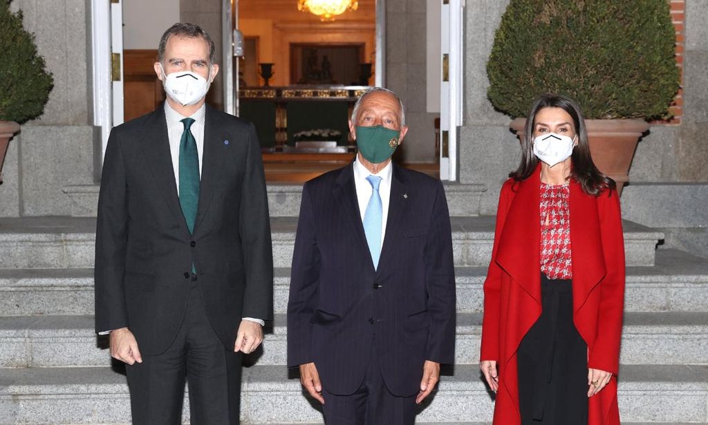 El cariñoso recibimiento de los Reyes al presidente de Portugal, Marcelo Rebelo de Sousa