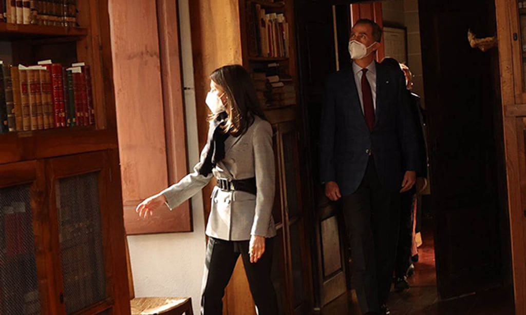 Los reyes Felipe y Letizia culminan su viaje a Andorra conociendo el pasado tradicional del país