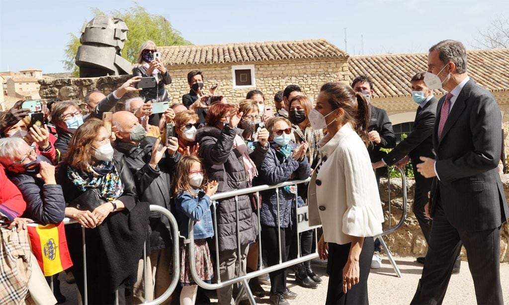 Trajes goyescos, autógrafos... los Reyes visitan Fuendetodos para conmemorar el 275º aniversario de Goya