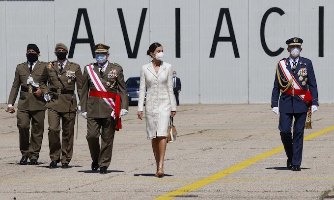 Reina Letizia preside un acto castrense en la Academia de Aviación del Ejército de Tierra
