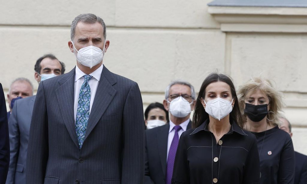 El sentido recuerdo de don Felipe y doña Letizia a las víctimas del terrorismo