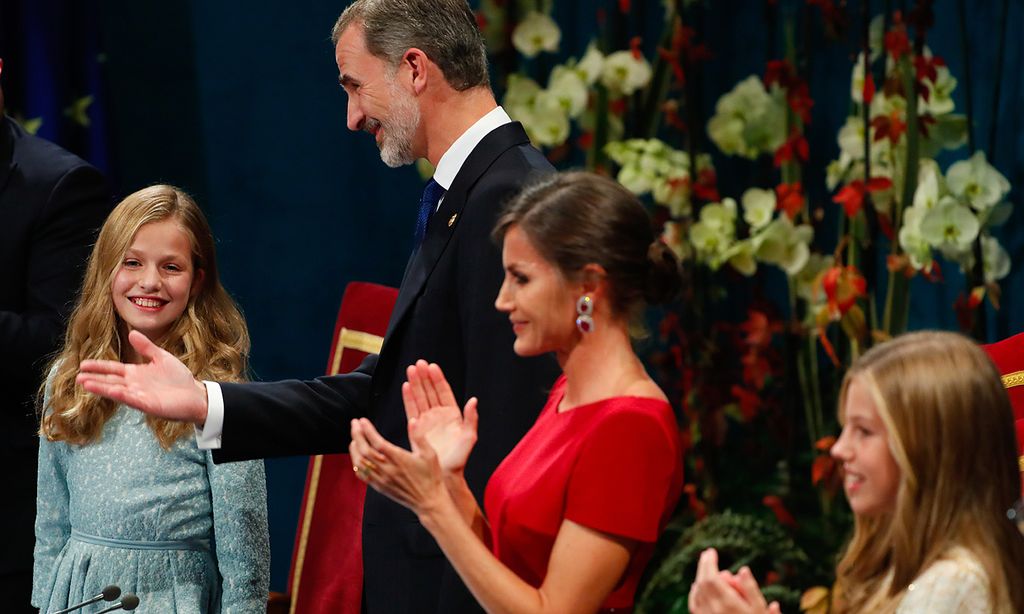 Reyes de España con sus hijas