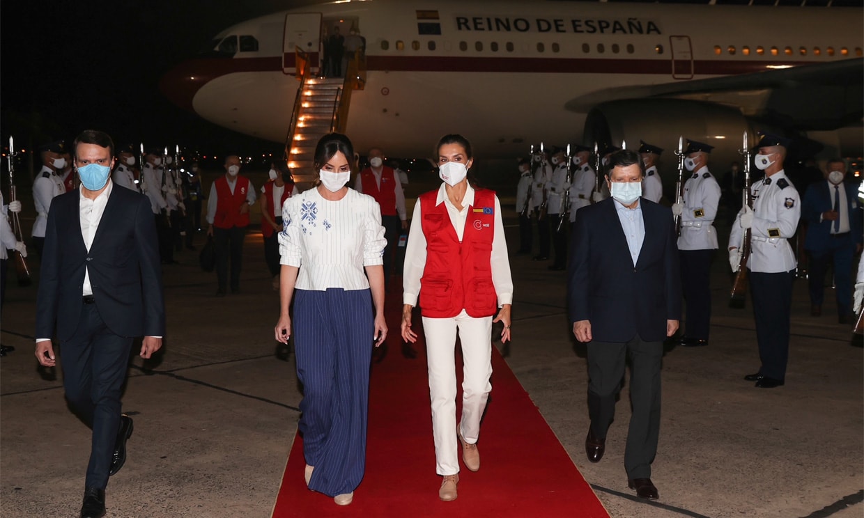 La reina Letizia llega a Paraguay 