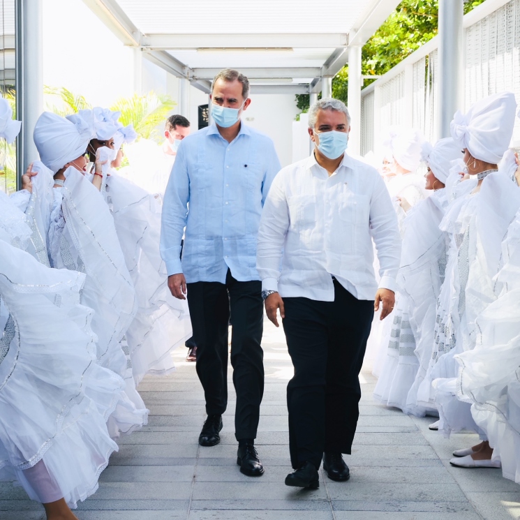 El rey Felipe se sumerge en las tradiciones colombianas en su primer viaje a Barranquilla