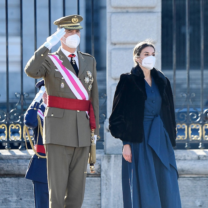 El Rey, junto a doña Letizia, recuerda a las víctimas de la pandemia en la Pascua Militar 
