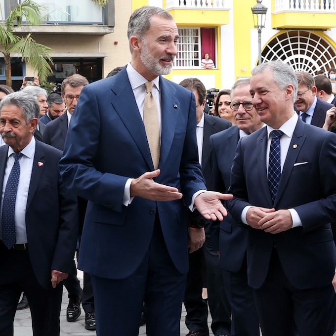 El rey Felipe culmina su emotivo viaje a La Palma con la cumbre de presidentes autonómicos