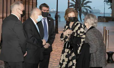 La reina Sofía empieza sus vacaciones de Semana Santa con un concierto benéfico en Mallorca junto a su hermana Irene