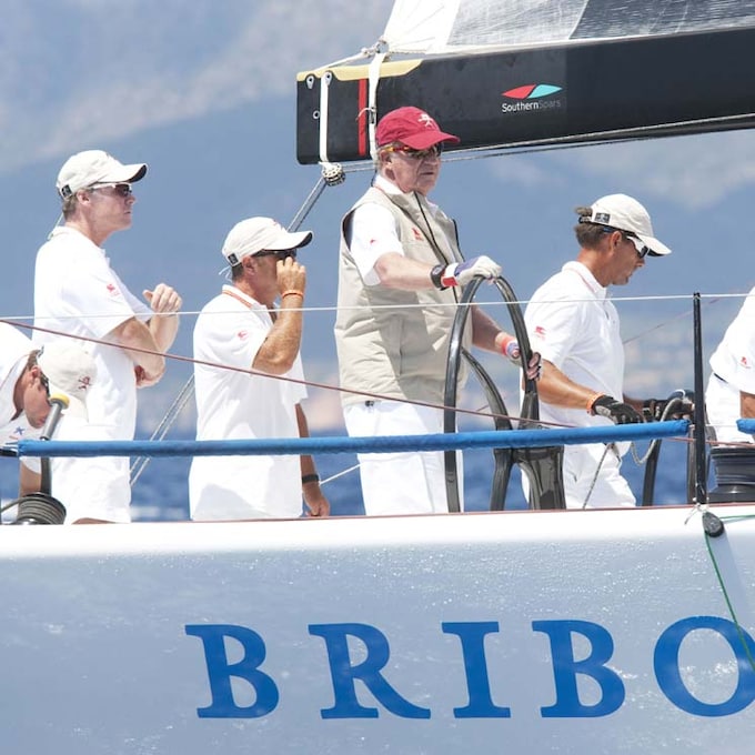 El rey Juan Carlos vuelve a las regatas: así es el 'Bribón', el barco que podría capitanear 