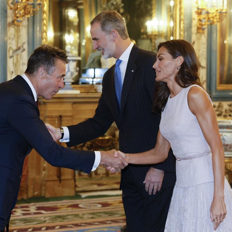 La Reina se une a don Felipe en el almuerzo por el 40º aniversario de la entrada de España en la OTAN