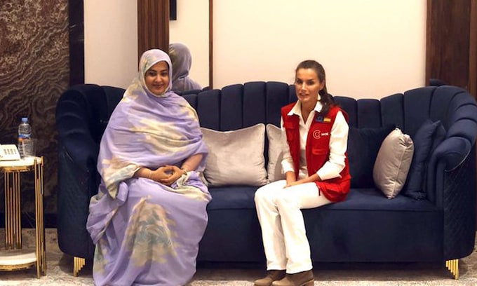 La reina Letizia junto a la primera dama de Mauritania 