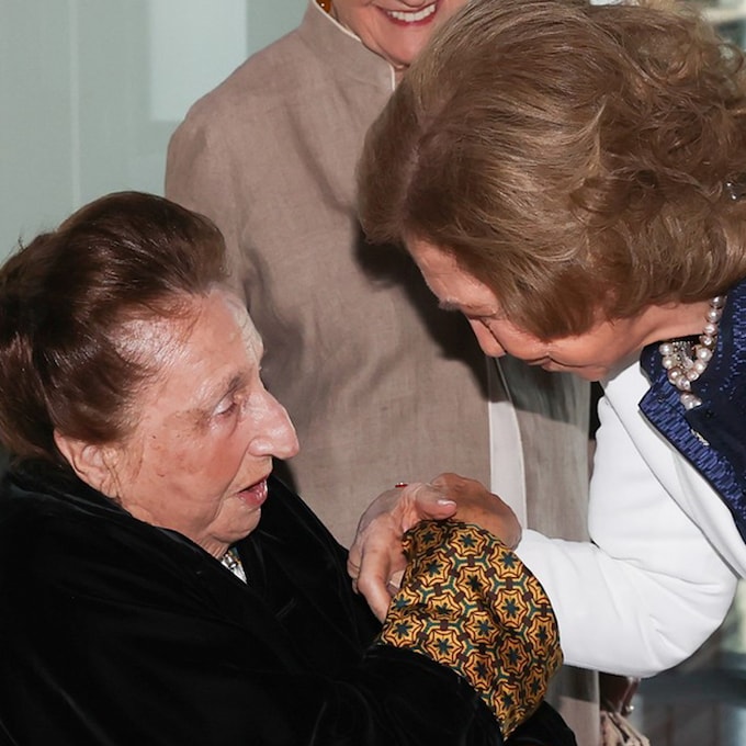 El cariñoso encuentro de la reina Sofía y su cuñada, la infanta Margarita