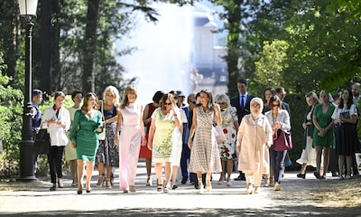 La reina Letizia visita con las parejas de los líderes de la OTAN el Palacio Real de La Granja en Segovia