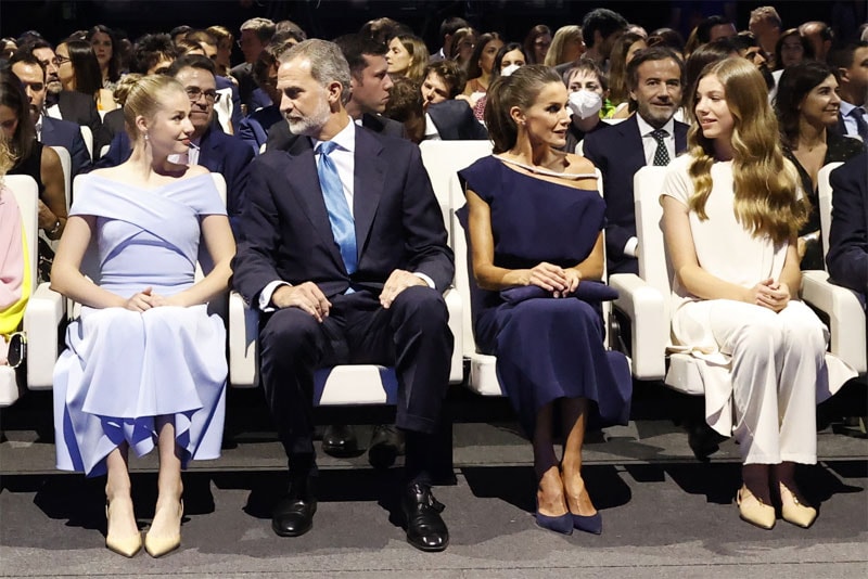 Los Reyes, Leonor y Sofía en la gala de la Fundación Princesa de Girona