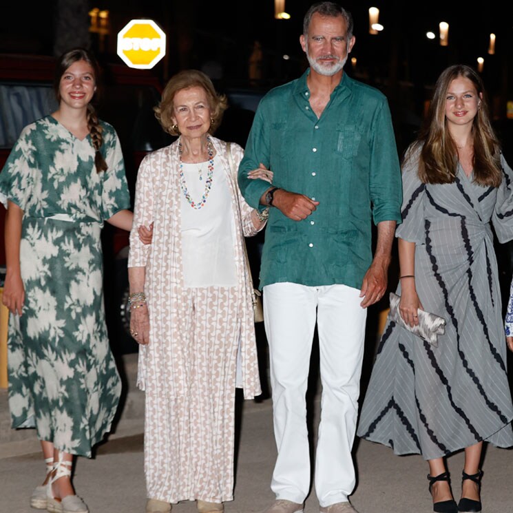 Los Reyes y sus hijas disfrutan de una cena en familia junto a doña Sofía y su hermana la princesa Irene