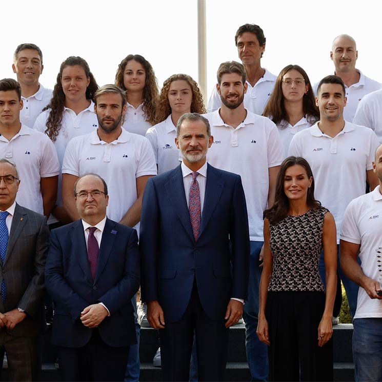 Los Reyes felicitan personalmente a las flamantes selecciones de waterpolo por sus recientes triunfos