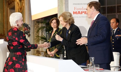 La reina Sofía y la infanta Elena premian a Carolina Herrera por su exitosa trayectoria profesional