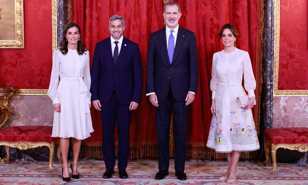 Los Reyes agasajan al presidente de Paraguay y su esposa en el Palacio Real