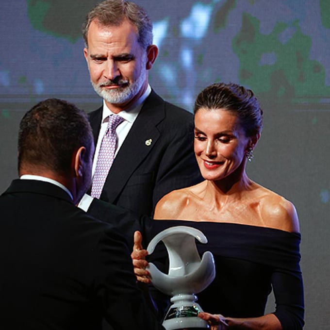 Los Reyes presiden la gala de los Premios Macael, que doña Letizia presentó antes de su boda