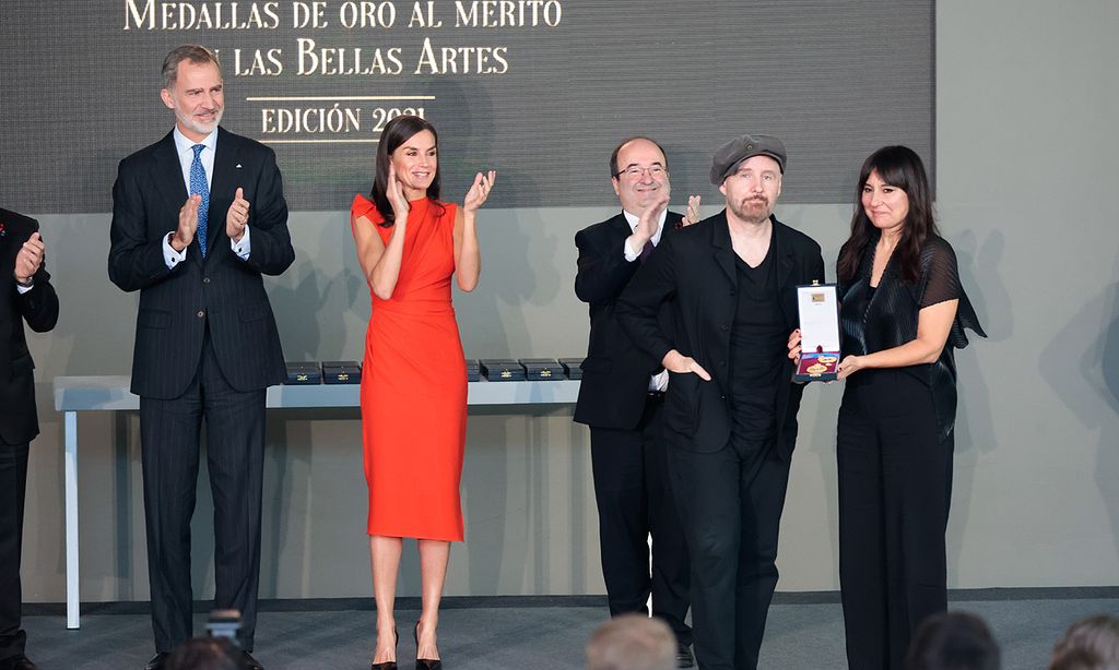 Los Reyes premian a Javier Bardem, Amaral, Ana Locking y Paloma San Basilio con la medalla a las Bellas Artes