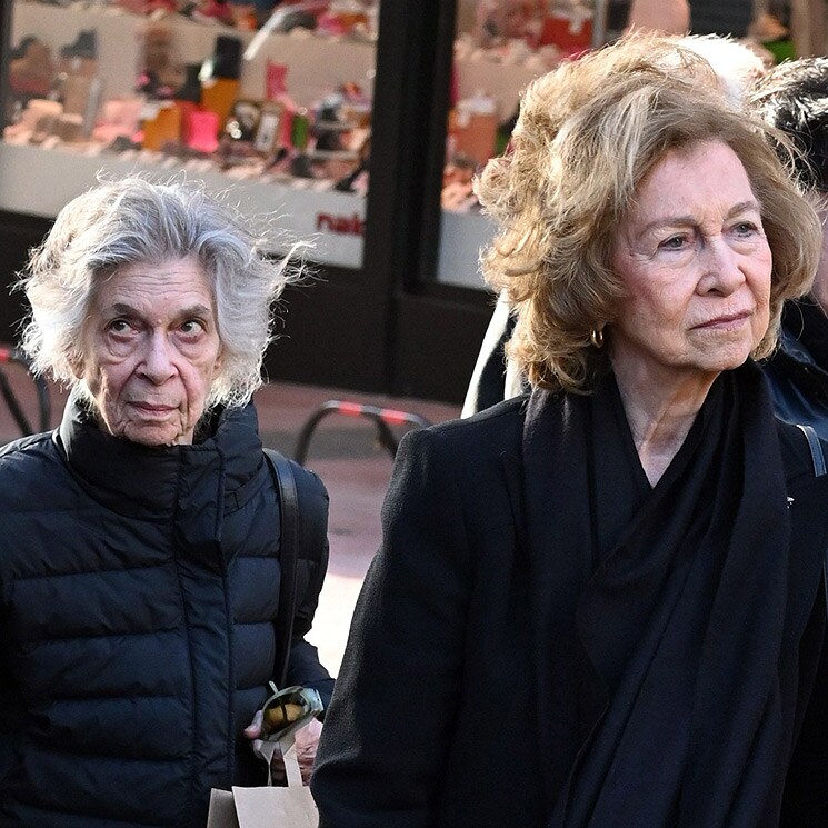 Doña Sofía continúa en Atenas junto a su hermana Irene de Grecia y sus sobrinos tras el funeral del rey Constantino