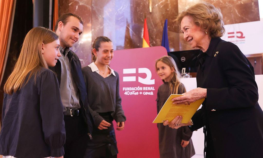 La reina Sofía en entrega de premios de investigación en nefrología