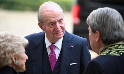 El rey Juan Carlos afirma desde París que 'seguramente' vendrá pronto a España