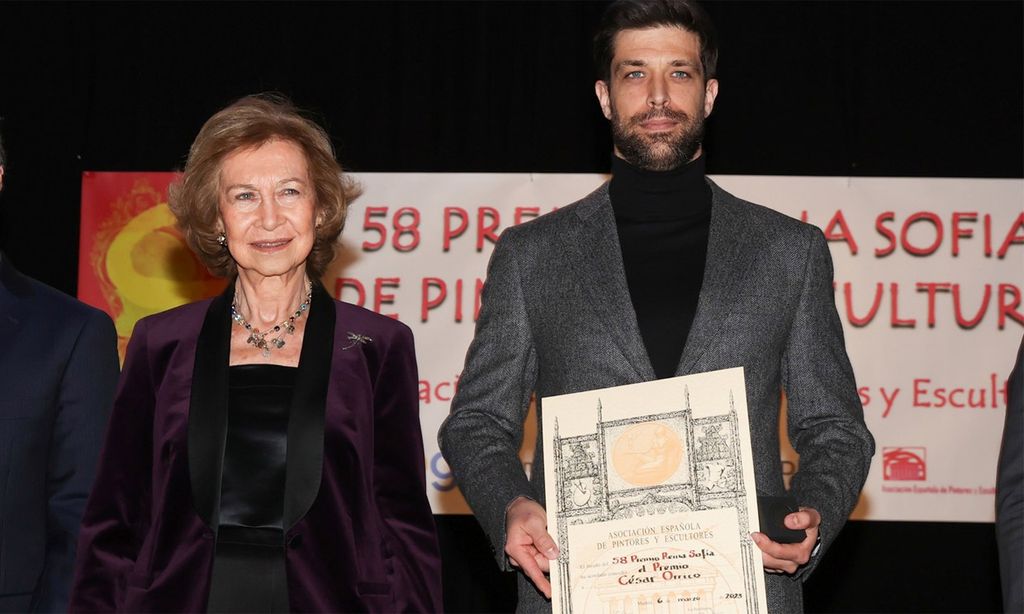 La reina Sofía con el escultor César Orrico