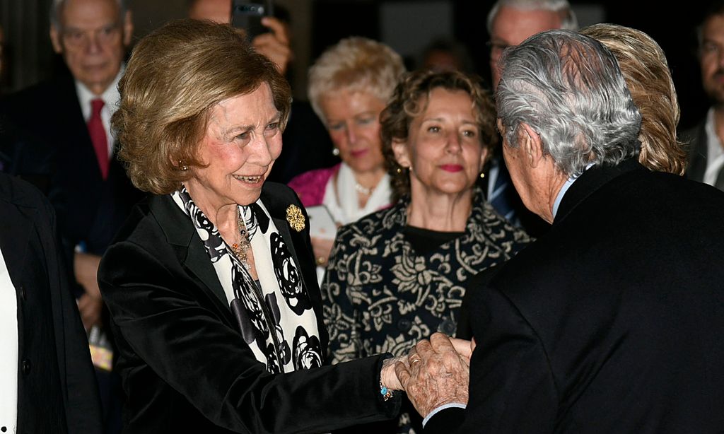 La reina Sofía, junto a su hermana Irene de Grecia, fiel a su cita benéfica durante las vacaciones de Pascua en Mallorca