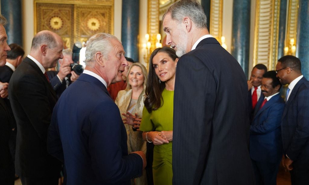 Los Reyes Felipe y Letizia ya están en Londres para acompañar a Carlos III en la recepción de Buckingham previa a la coronación